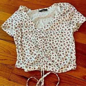 Shien v-neck crop top with flower designs and adjustable string